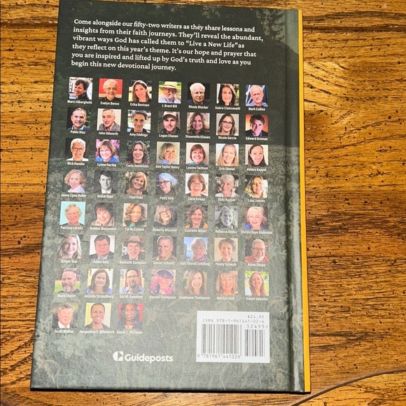 2026 Guideposts Walking in Grace Devotional Book with Bookmark - Picture 4 of 4